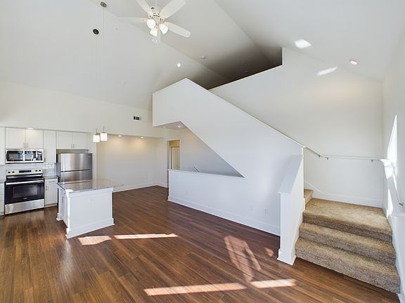 2nd image of 725 Victory Ln #9-202