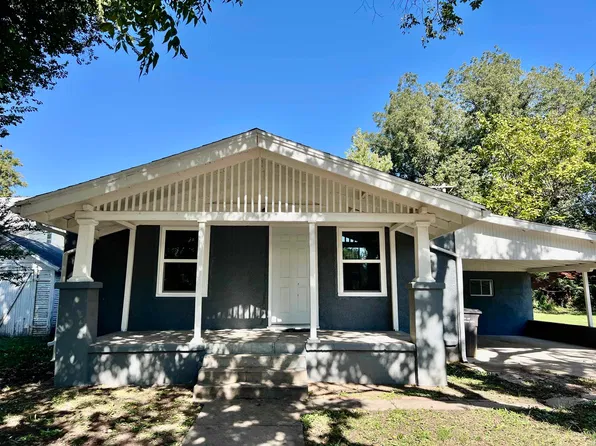 210 E Quincy Ave, Arkansas City, KS 67005