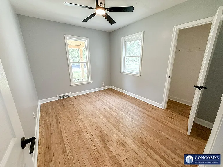 3210 S 48th St — Photo 7