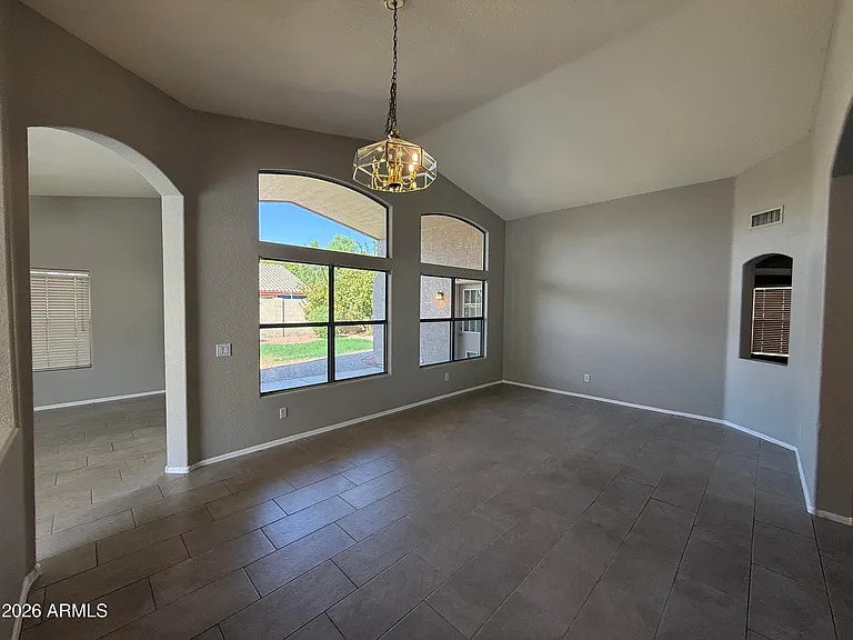 1644 E Oakland St — Photo 10