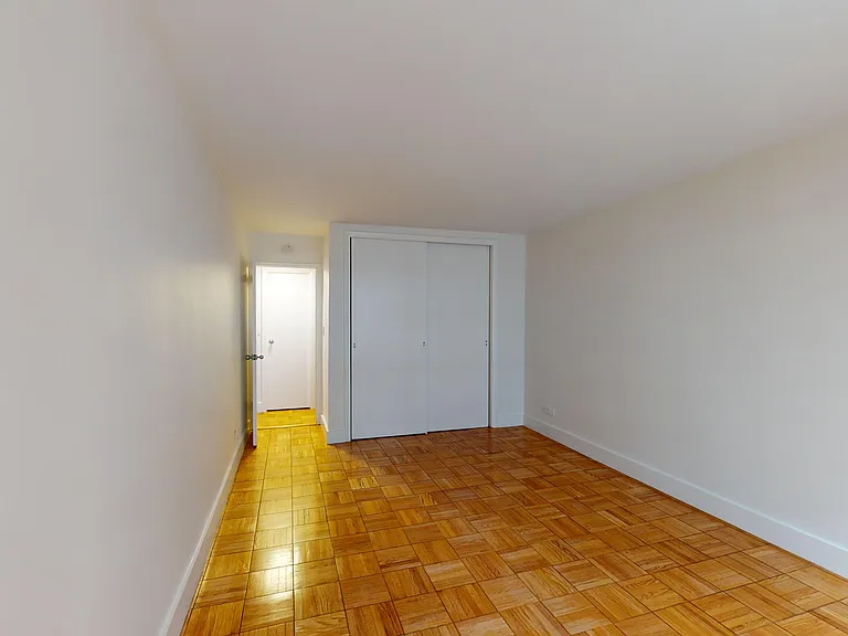 220 E 63rd St #4K — Photo 7