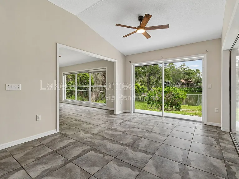 95 Woodside Dr — Photo 16