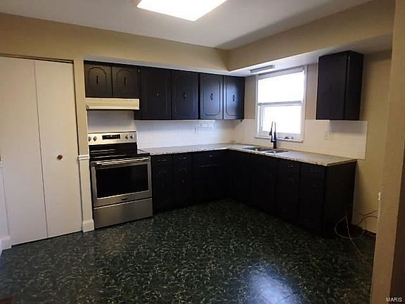5th image of 3040 Chance Dr