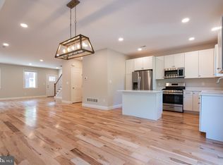 90 Main St APT B, Schwenksville, PA 19473