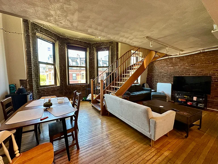 279 Newbury St #5 — Photo 2
