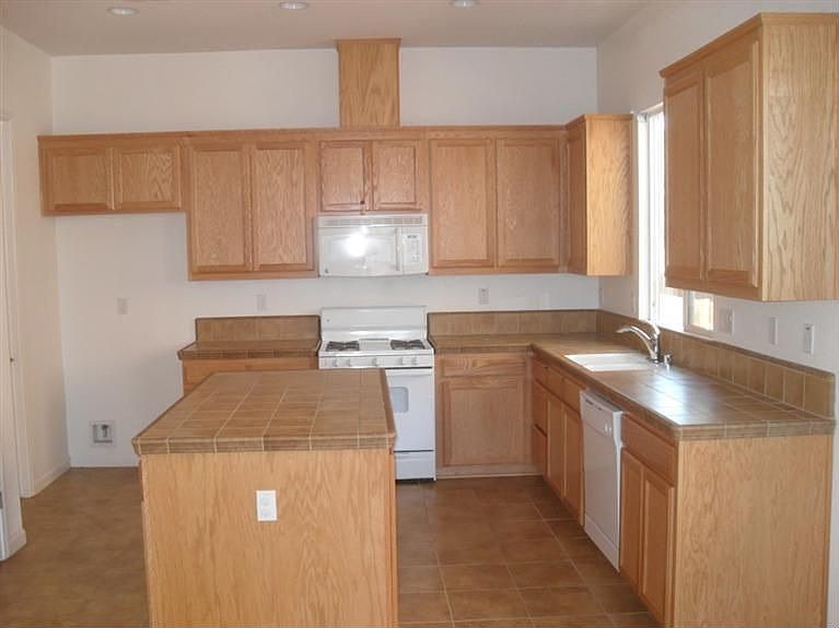 2nd image of 2645 Bayberry St