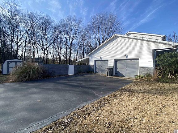 3rd image of 180 Timothy Dr