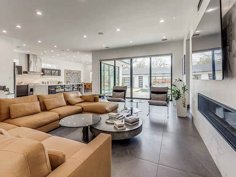 5618 Goodwin Ave — Photo 6