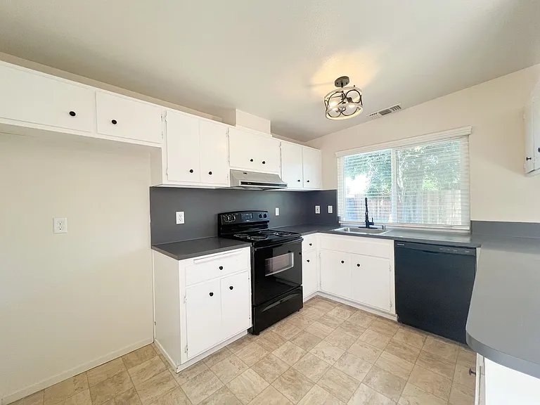 9379 Lujan Dr — Photo 10