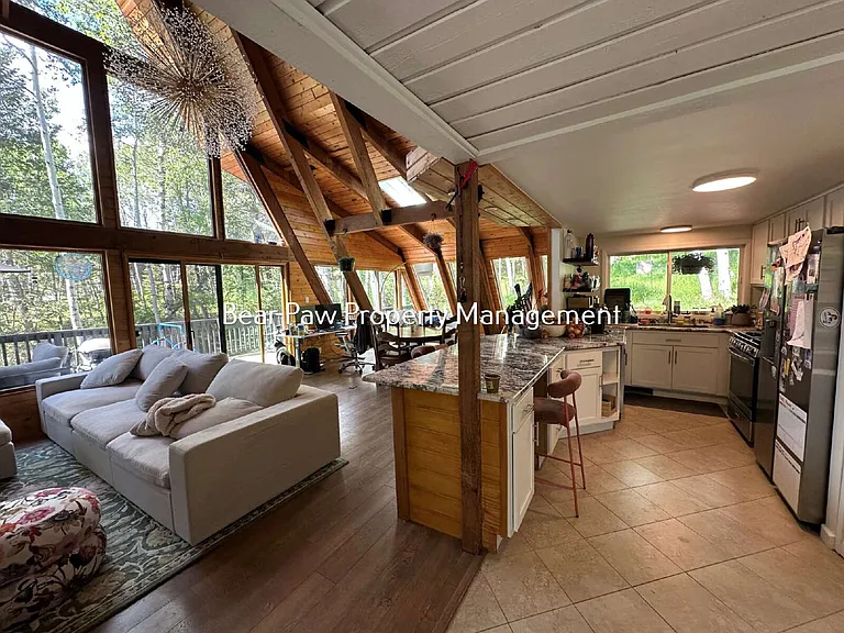 7196 Aspen Meadow Dr — Photo 6
