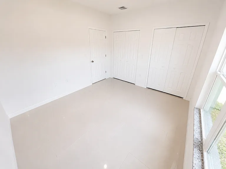 2910 55th St W — Photo 10