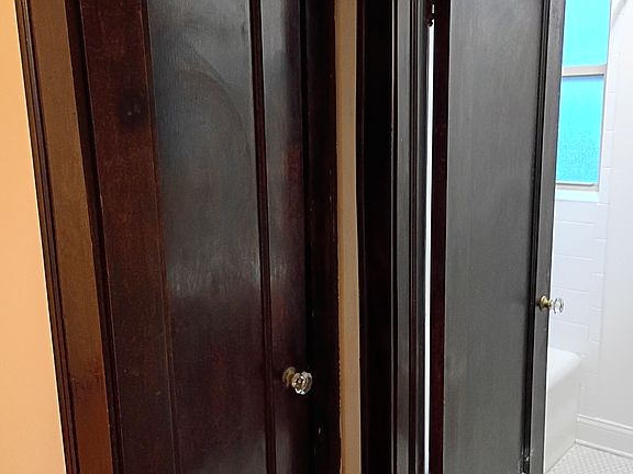 4th image of 1021 1/2 S Oak Park Ave APT 2A