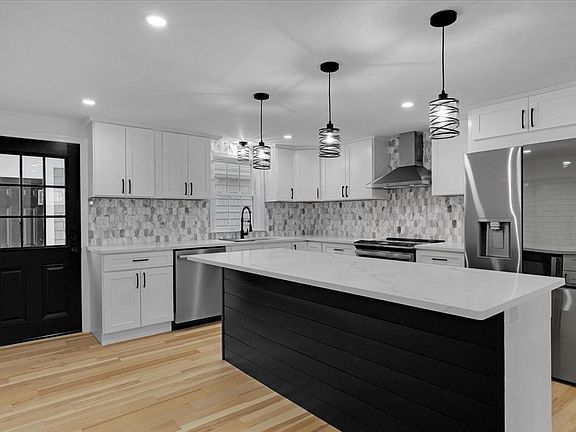 3rd image of 3 Bristol Ave