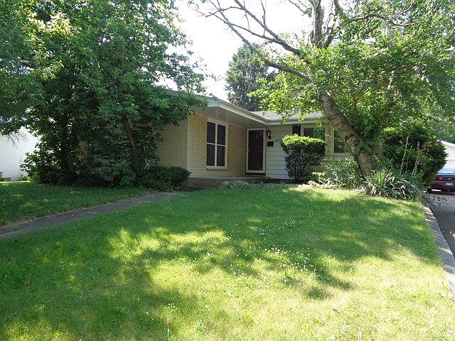 1st image of 16739 W McKenzie Ave