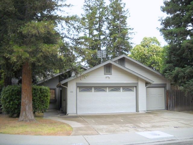 1st image of 3426 Smilax Way