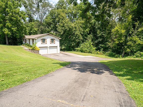 5th image of 980 Vanderbilt Rd