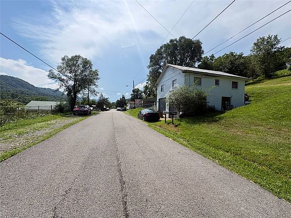 3rd image of 394 Highland St