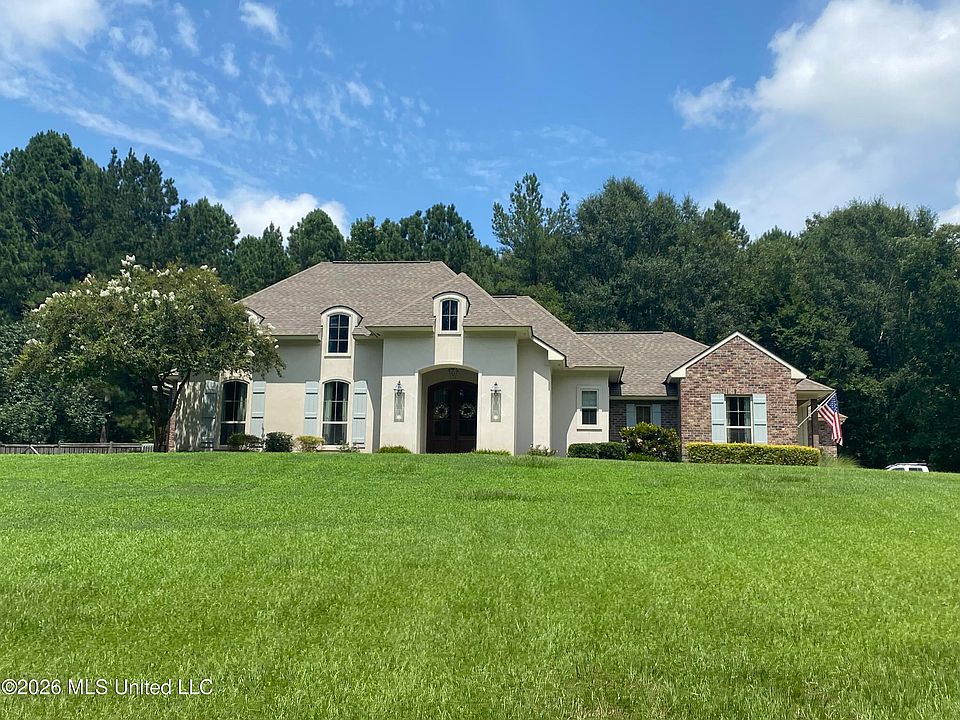 1st image of 17 Country Squire Rd