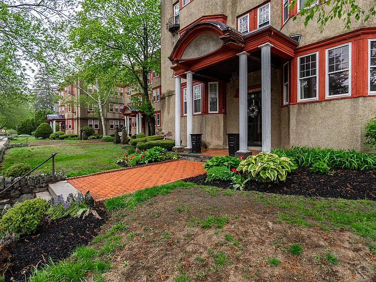 569 Franklin St #6 — Photo 37
