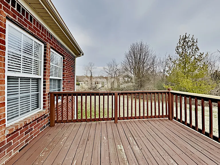 1048 Oakhall Dr — Photo 17
