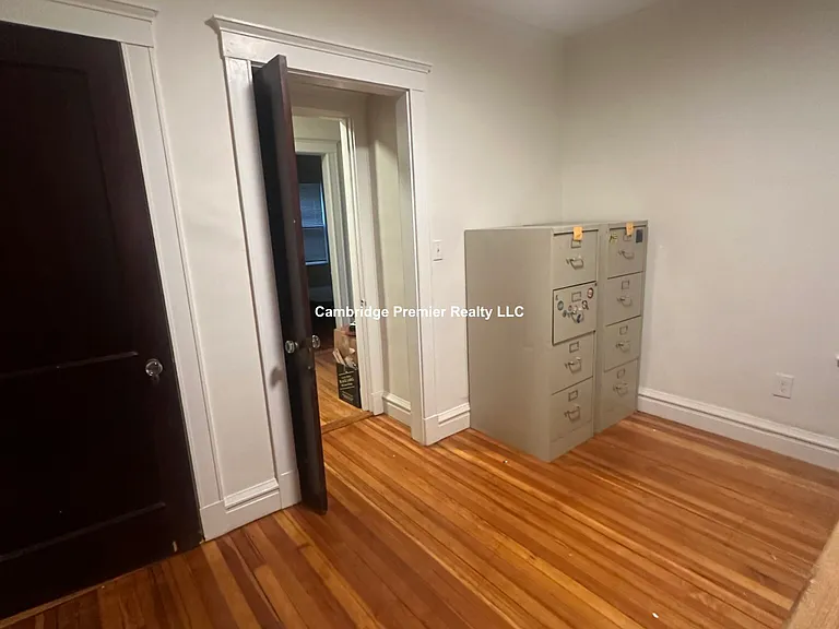33 Concord Ave #4 — Photo 16