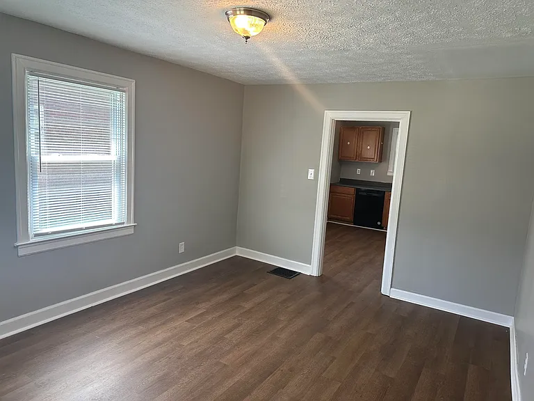 148 Fairlawn Ave — Photo 3