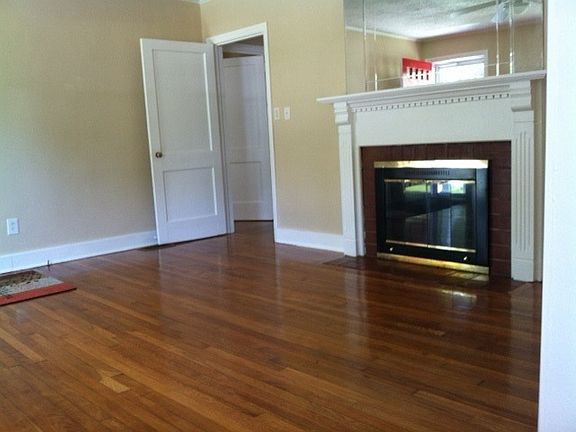 2nd image of 110 Cornell St