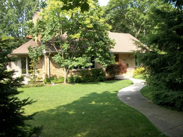 1625 Seminole Rd SE, East Grand Rapids, MI 49506