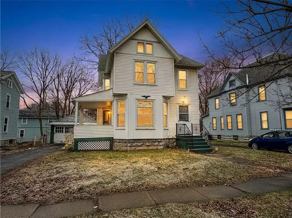 7 S Lewis St, Auburn, NY 13021