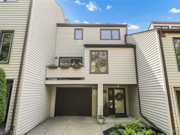 43 Tunbridge Walke, East Aurora, NY 14052
