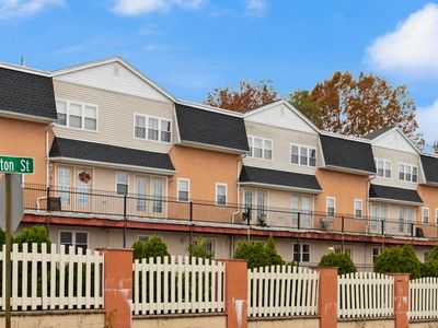 223 Clinton St APT 3, Brockton, MA, 02302