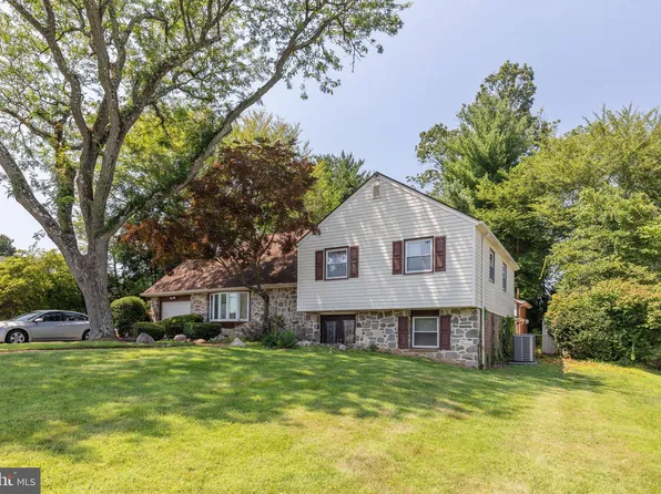 1650 Buck Hill Dr, Huntingdon Valley, PA 19006
