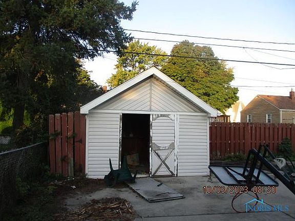 3rd image of 3447 Buckeye St