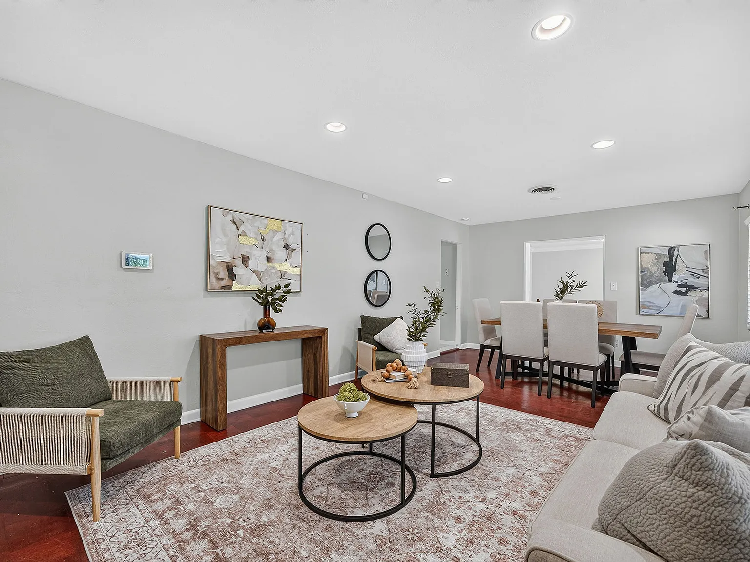 3 bed, 1510 sqft, $3,100 — Photo 2