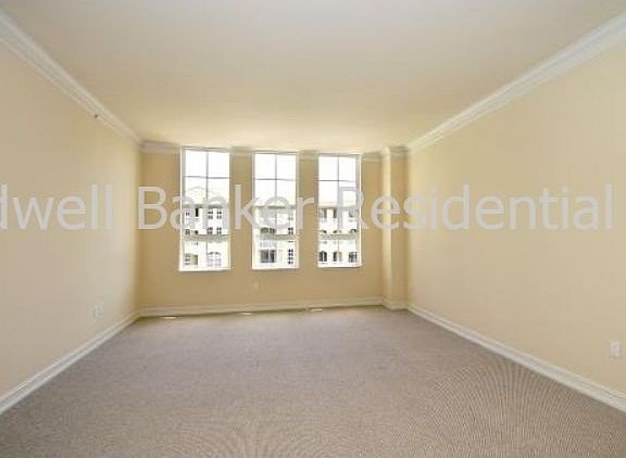 3rd image of 3001 NE 185th St APT 436