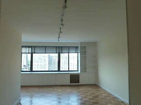 4th image of 372 Central Park W APT 18F