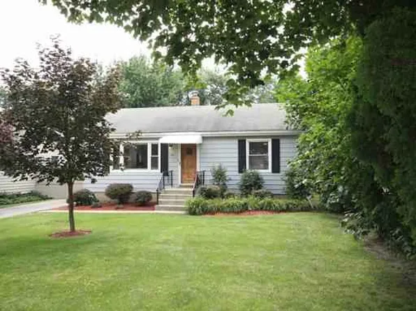 837 N Loomis St, Naperville, IL 60563