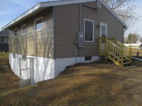 2nd image of 114 South St W