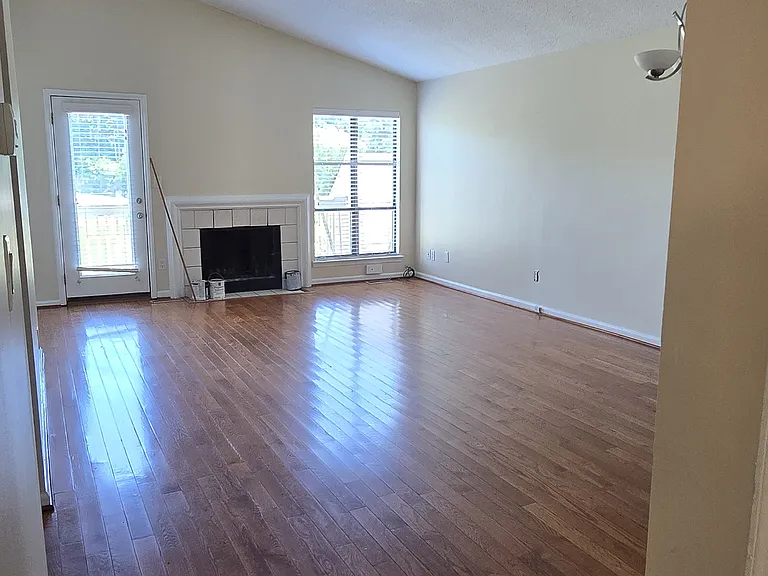 3814 Summerwood Ct — Photo 7