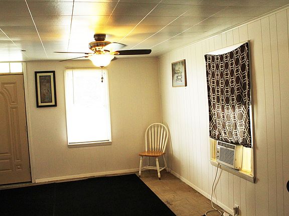 4th image of 707 Magee St