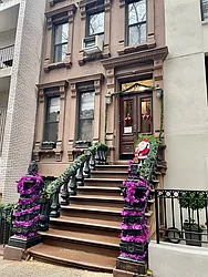 Rented by R New York