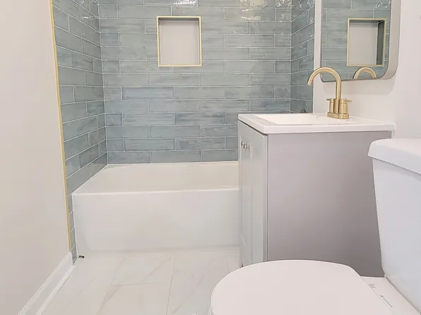 43 Van Wagenen Avenue image 10 of 14