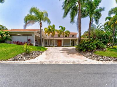 321 Camino Del Guama, Dorado, PR, 00646