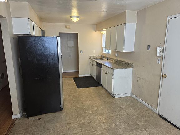 5th image of 3128 G St