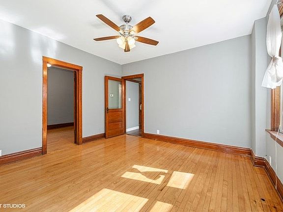 3rd image of 2119 N Laramie Ave #2R