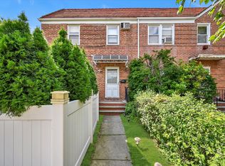 7654 169th St, Fresh Meadows, NY 11366