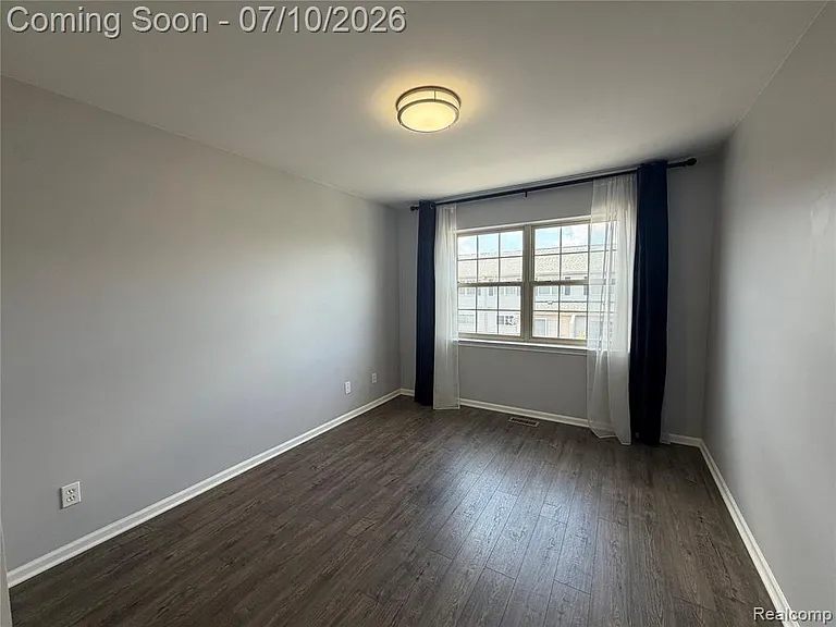 29415 Glen Oaks Blvd E — Photo 26