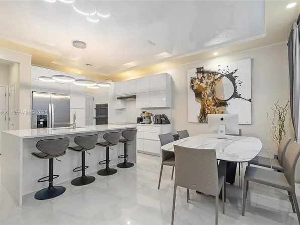 1475 Silk Oak Dr, Hollywood, FL 33021