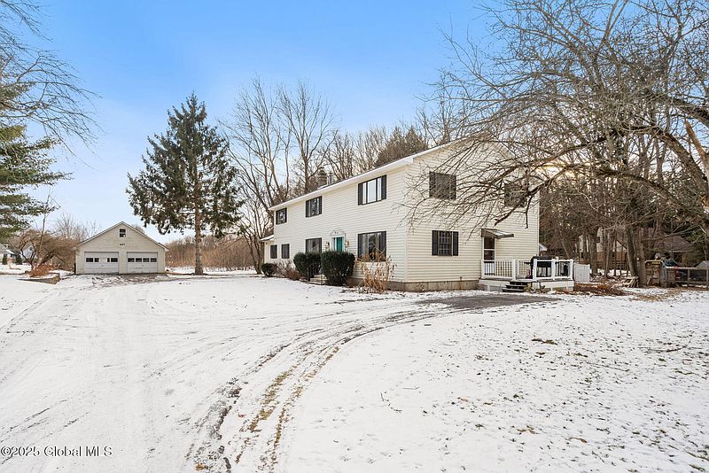 4th image of 407 Charlton Road