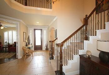 5th image of 8302 Crescent Knolls Dr